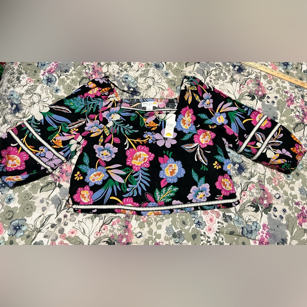 NWT C&C linen top